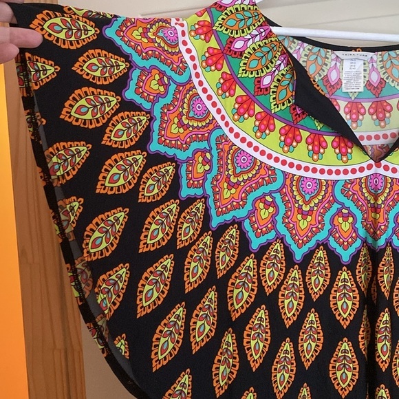 Colorful Women's Swim Cover-Up - Picture 6 of 8